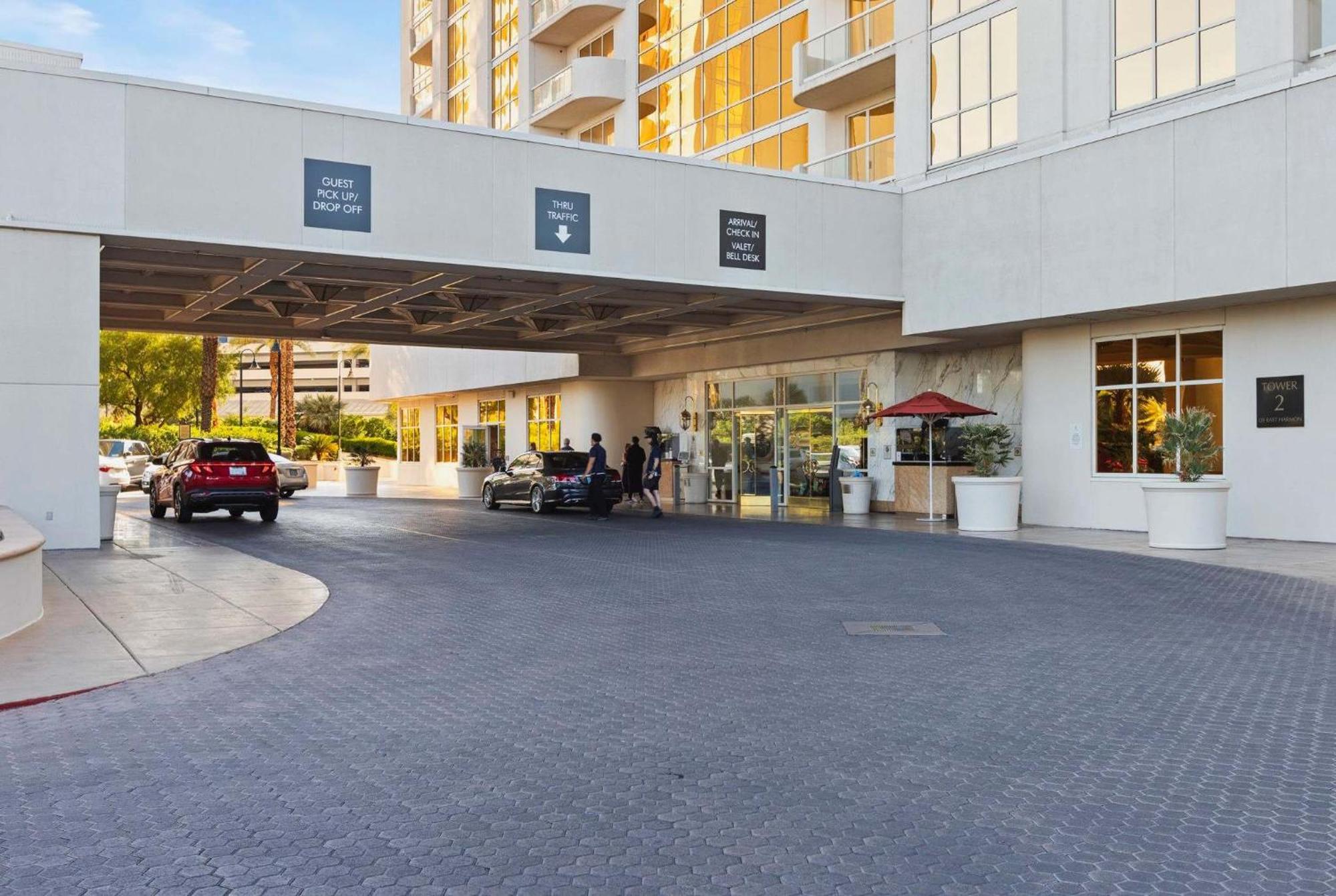Сasa de vacaciones No Fee Strip View Suites+ Free Valet + Pool *